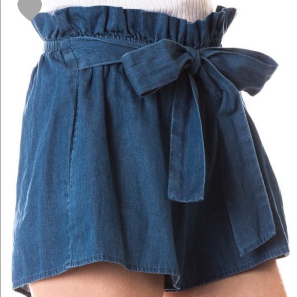 🆕 High Rise Paper Bag Chambray Shorts - Picture 4 of 6